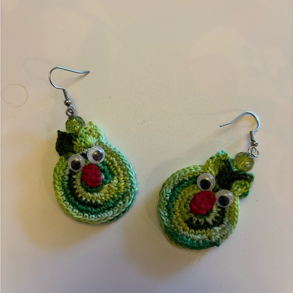 Hand made crochet owl Earring
